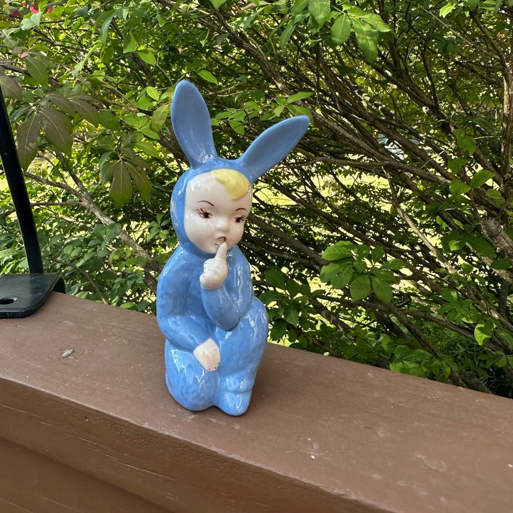 Holland Mold Bunny Kid with a Secret